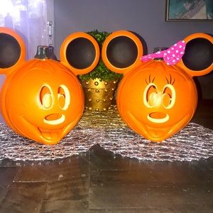 Beautiful Mickey and Minnie Pumpkin Set